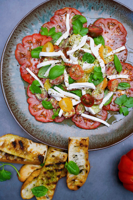 Burrata déconstruite, comme une salade caprese