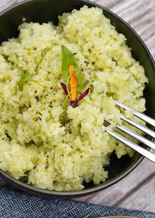 Couscous de chou-fleur, beurre et herbes fines