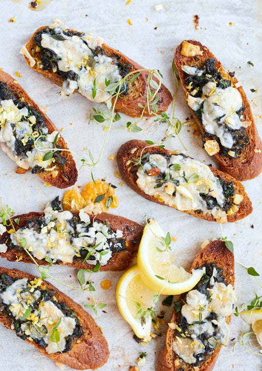 Croûtons d’escargots au beurre à l’ail et au vieux cheddar