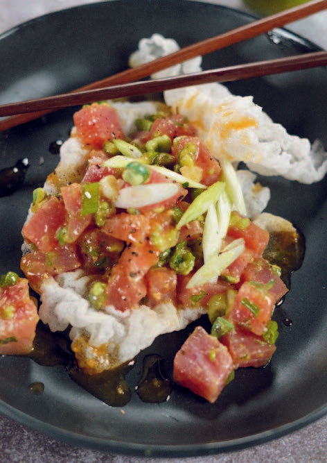 Crudo de thon albacore, parfum d’Asie et chips croustillantes de feuille de riz