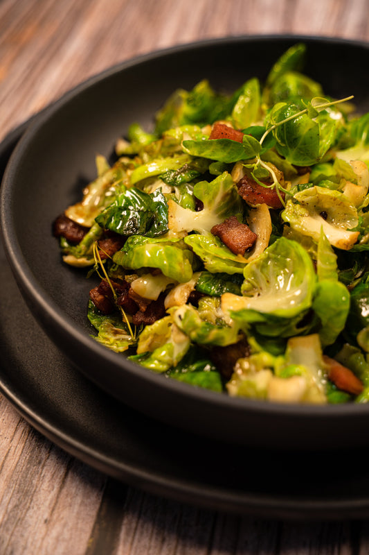 Effeuillé de choux de Bruxelles aux lardons et au vin blanc
