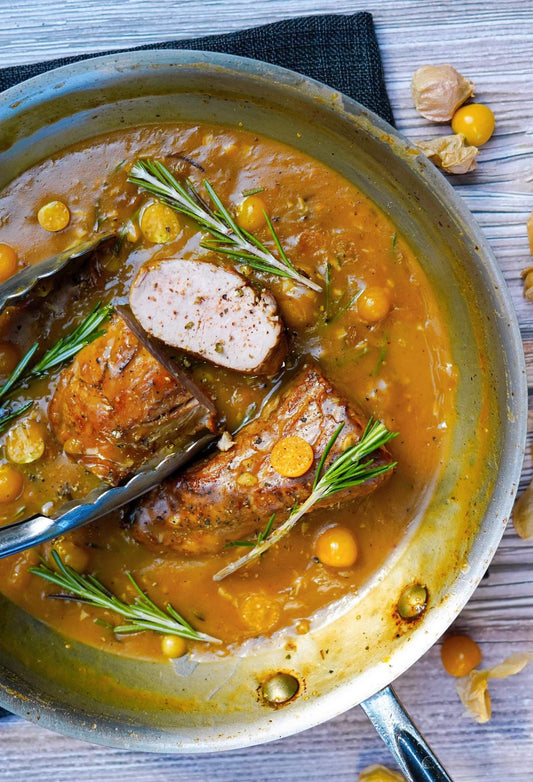 Filets de porc grillés, sauce au porto blanc et cerises de terre