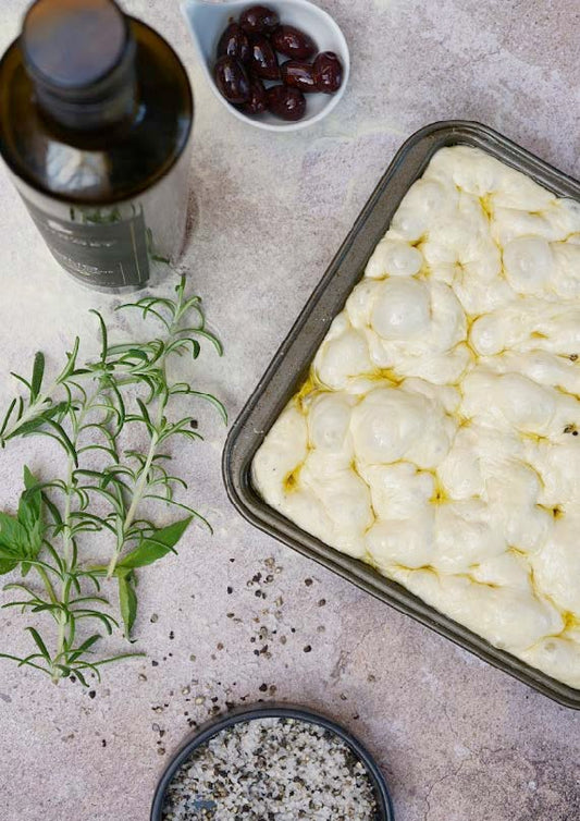 Focaccia au cheddar, tomates confites et romarin