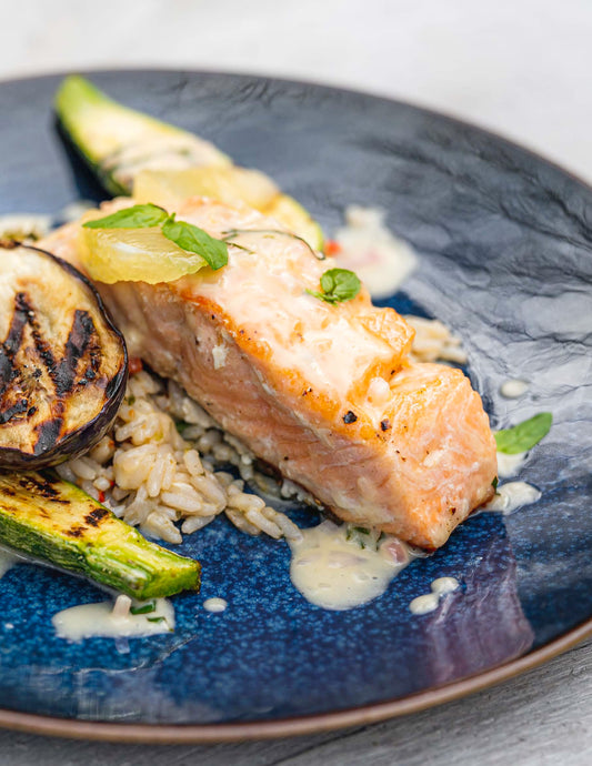Pavé de saumon à l’unilatéral, beurre blanc aux agrumes
