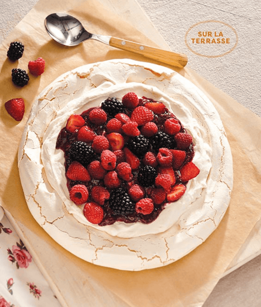 Pavlova aux fruits des champs