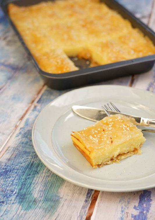 Phyllo croustillante à la crème pâtissière au citron (Galaktoboureko)