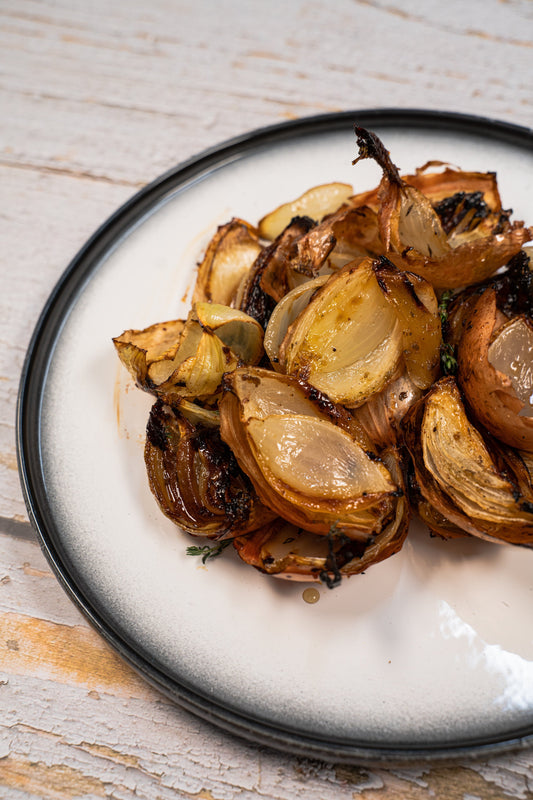Quartiers d’oignons caramélisés à l’érable, à l’ail et au thym