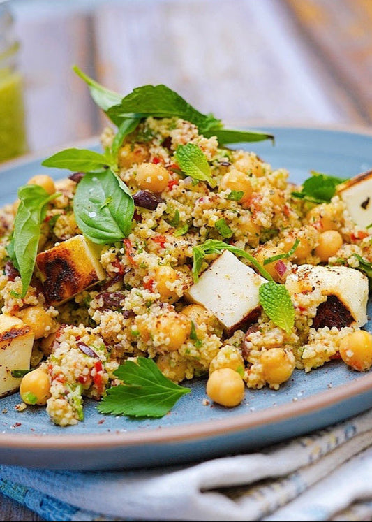 Salade de couscous et de pois chiches à la méditerranéenne