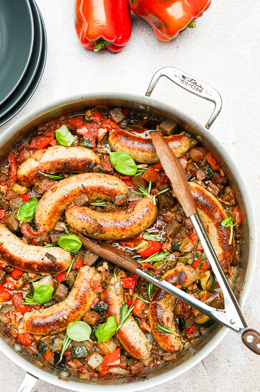 Casserole de saucisses Toulouse à la ratatouille et aux lardons