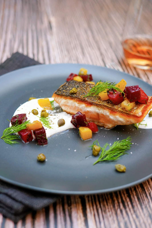 Saumon poêlé, salsa de betteraves à l’aneth