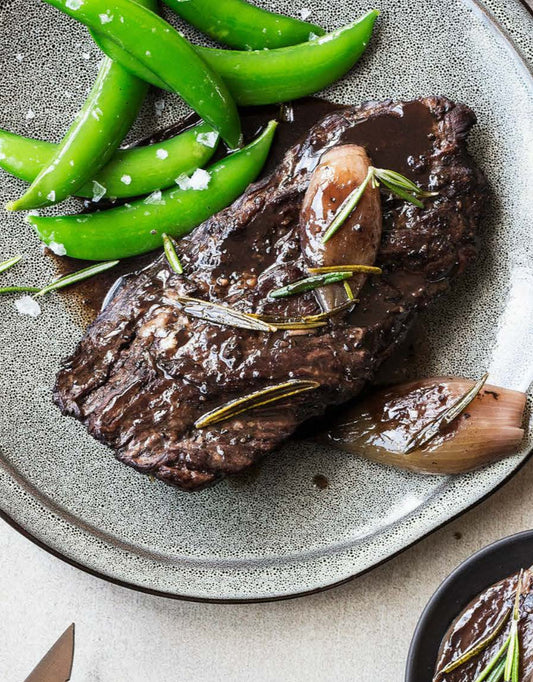 Bavette braisée aux échalotes et au merlot