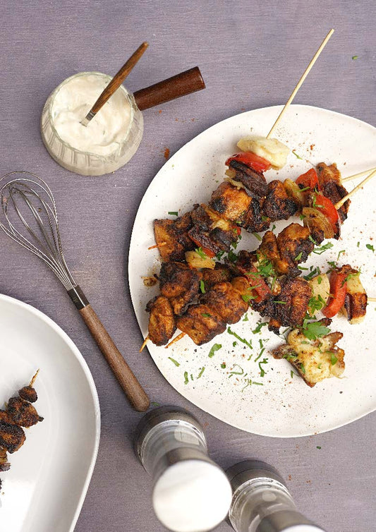 Brochettes de blanc de volaille au poivron rouge et aux oignons, façon hongroise