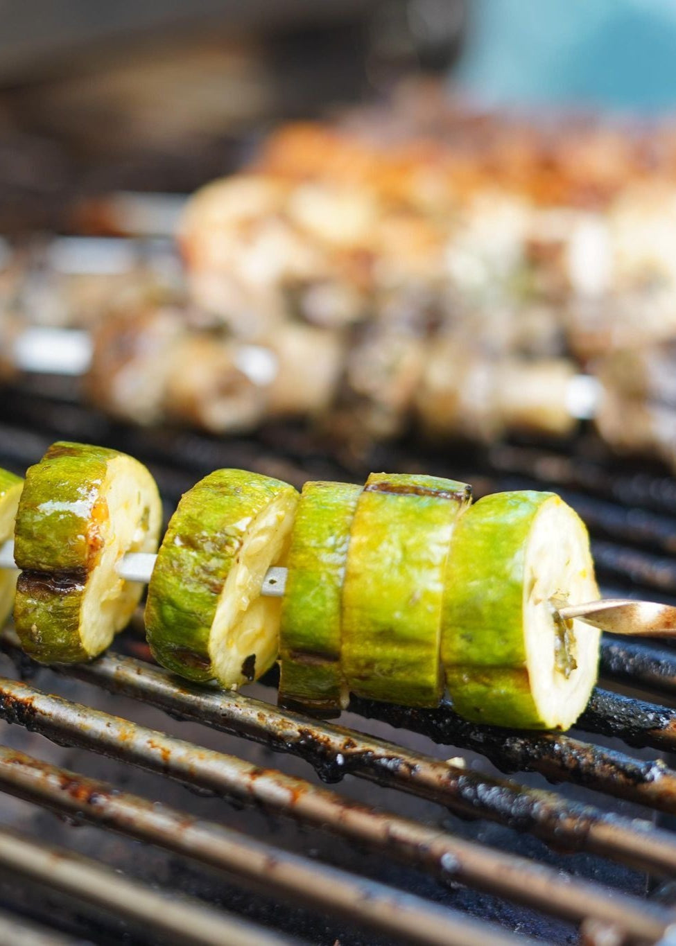 Brochettes de courgettes grillées à la gremolata de MAMA