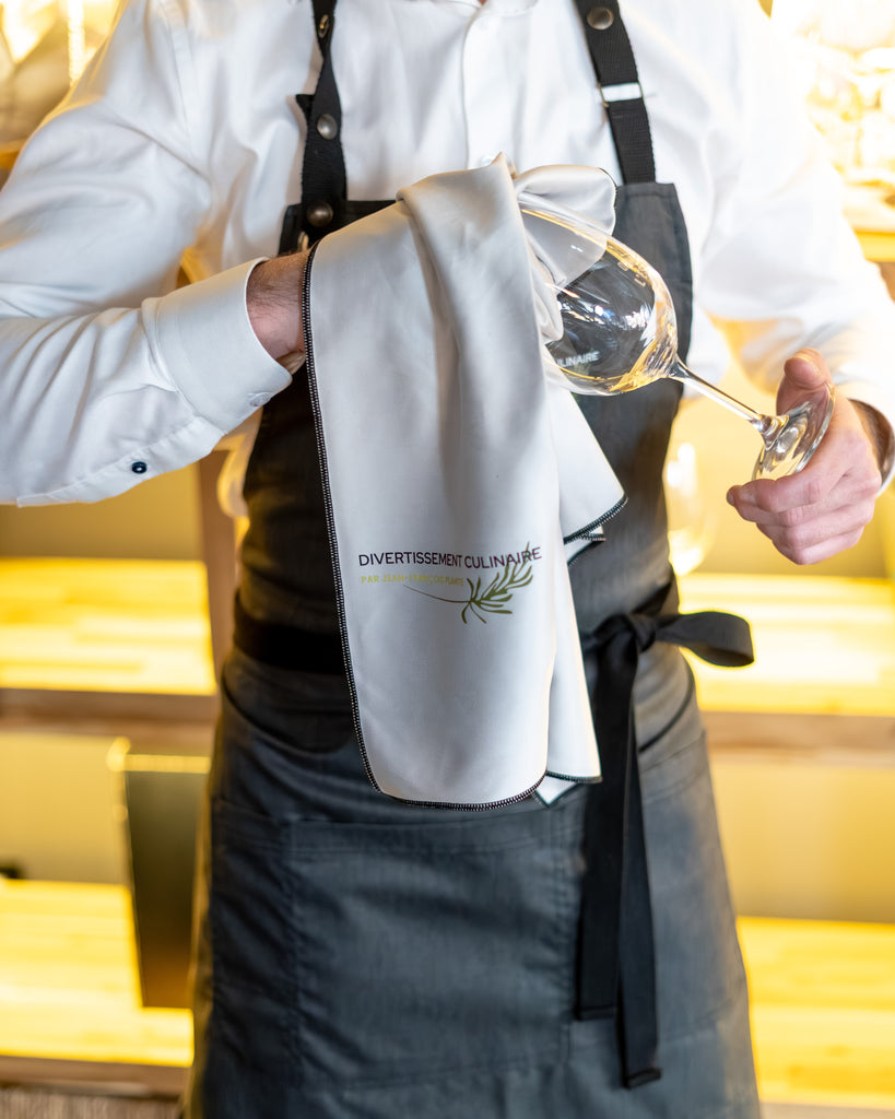 ENSEMBLE : Tablier de chef officiel et Duo de chiffons à polir en microfibres - Divertissement culinaire