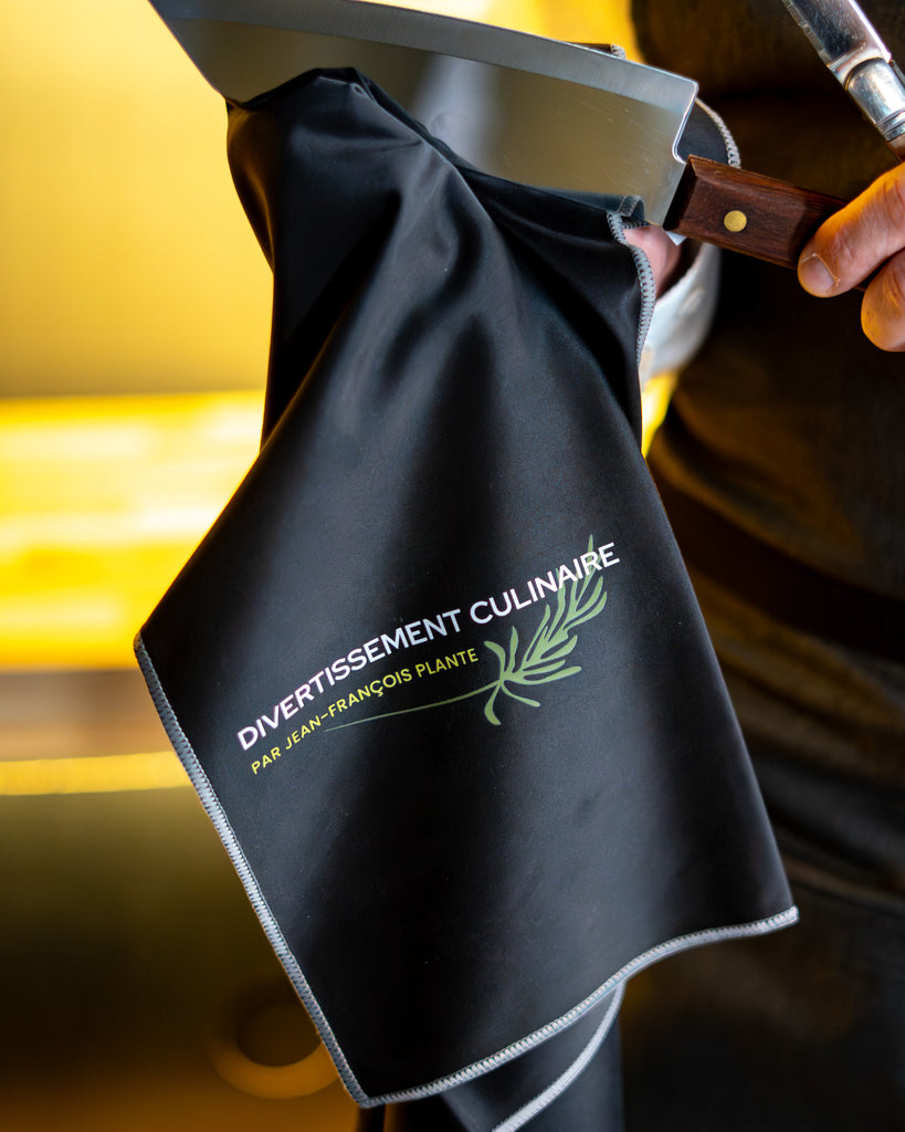 ENSEMBLE : Tablier de chef officiel et Duo de chiffons à polir en microfibres - Divertissement culinaire