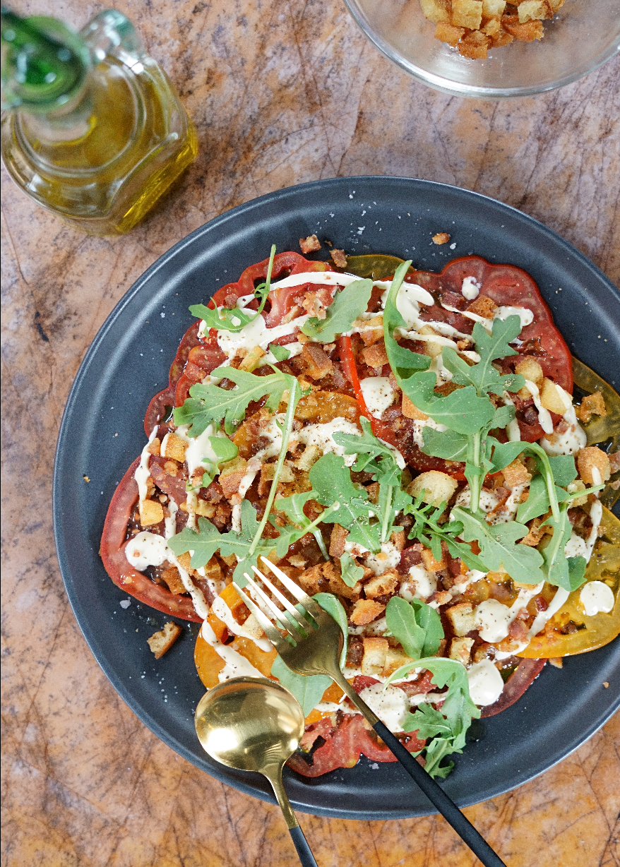 Carpaccio de tomates des champs jaunes et rouges façon BLT