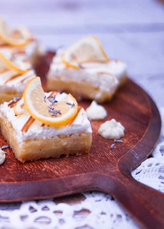 Carrés au citron, meringue à la lavande et camomille