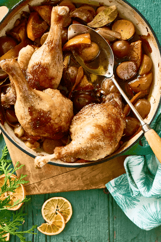 Casserole de cuisses de canard à l’orange et grelots, sauce cassonade-porto