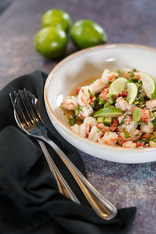 Ceviche de crevettes aux fraises fraîches et à avocat