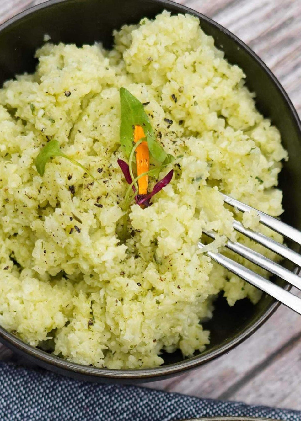 Couscous de chou-fleur, beurre et herbes fines