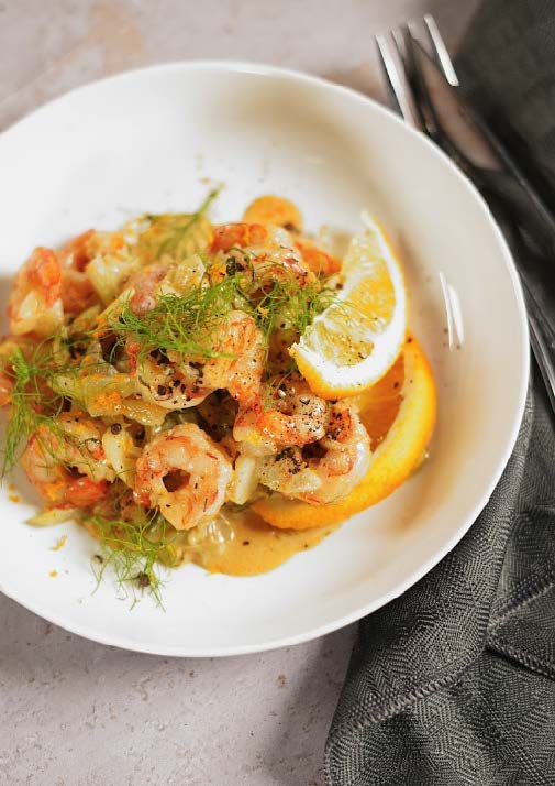 Crevettes au fenouil, sauce crémeuse à l’orange et au poivre
