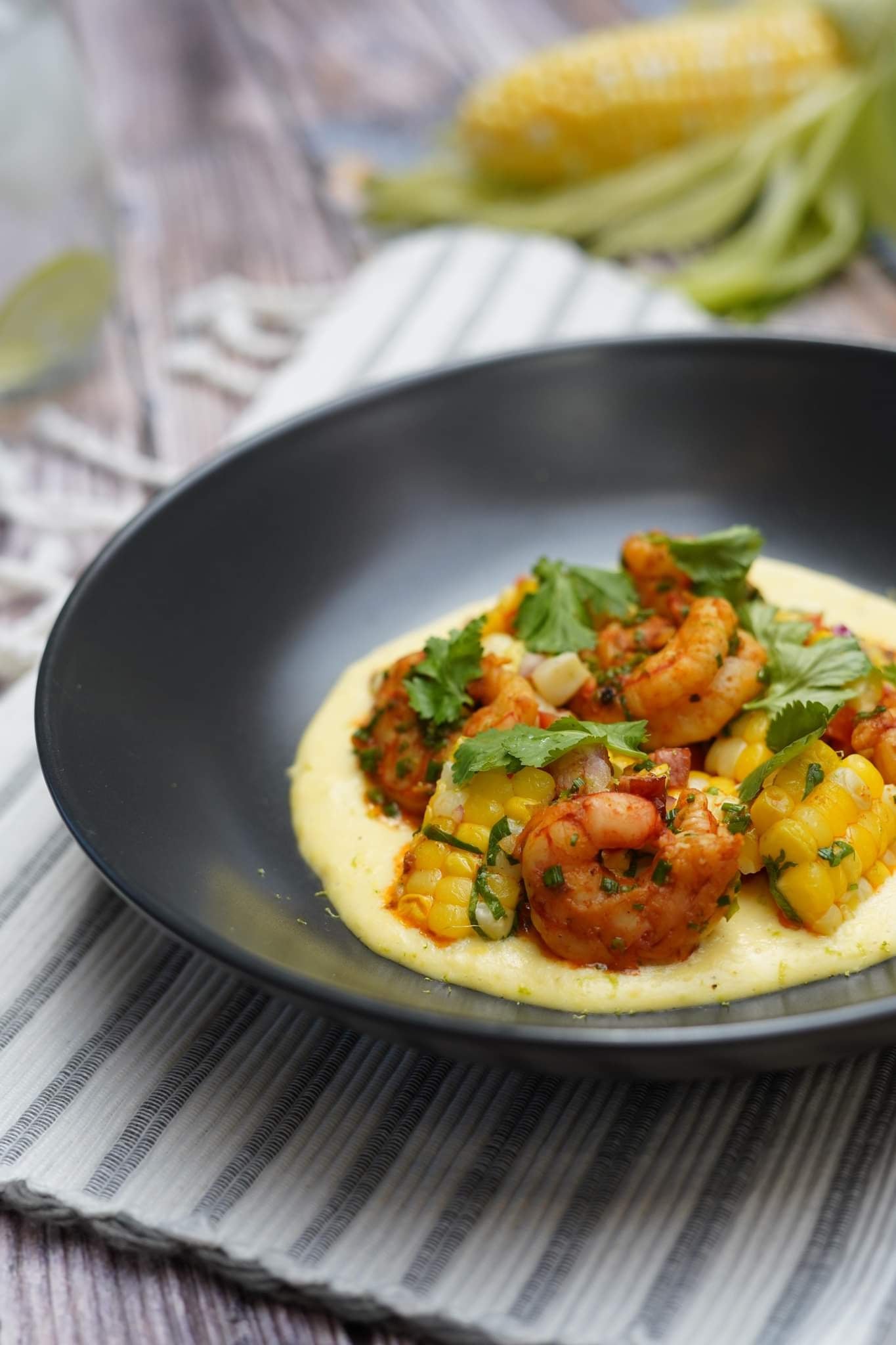 Crevettes d’argentine sautées au vin blanc et salsa de maïs