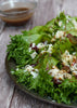 Douce frisée aux raisins et au vieux cheddar