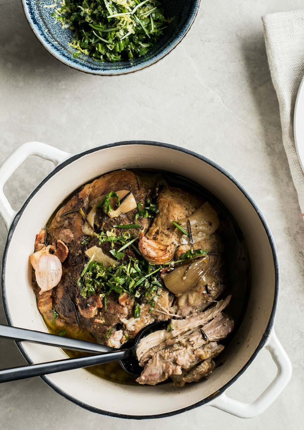 Épaule de porc braisée à l’érable et à la bière rousse