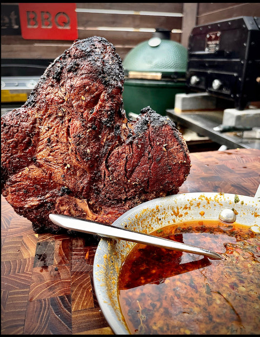 Faux filets grillés et beurre cowboy au citron, échalotes confites et herbes fraîches