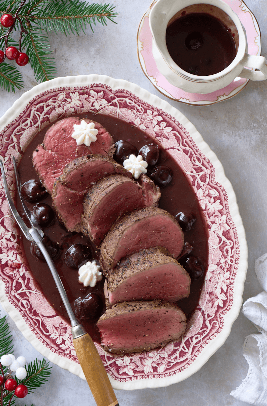 Filet mignon façon Forêt-Noire, sauce crème et cerises noires