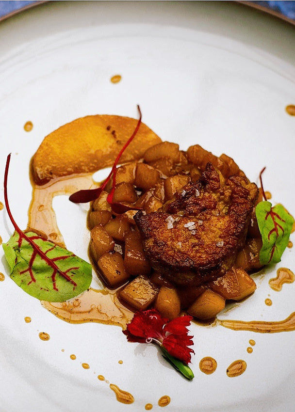 Foie gras poêlé aux pommes et au cidre de glace