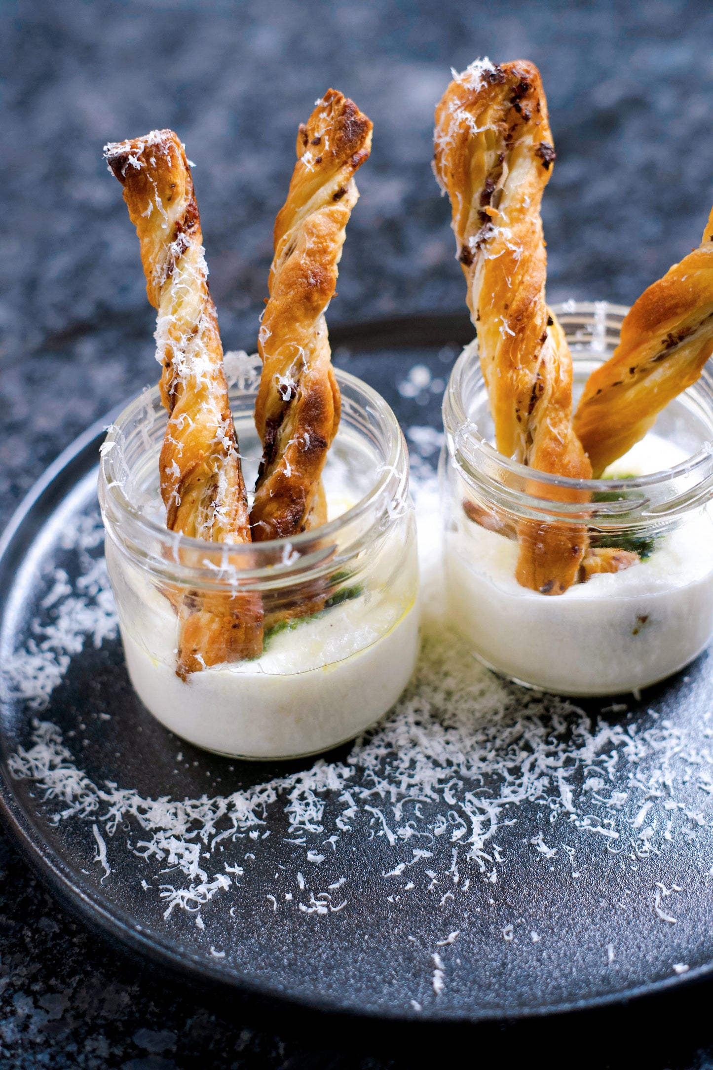 Fondue parmesan et grossini aux olives