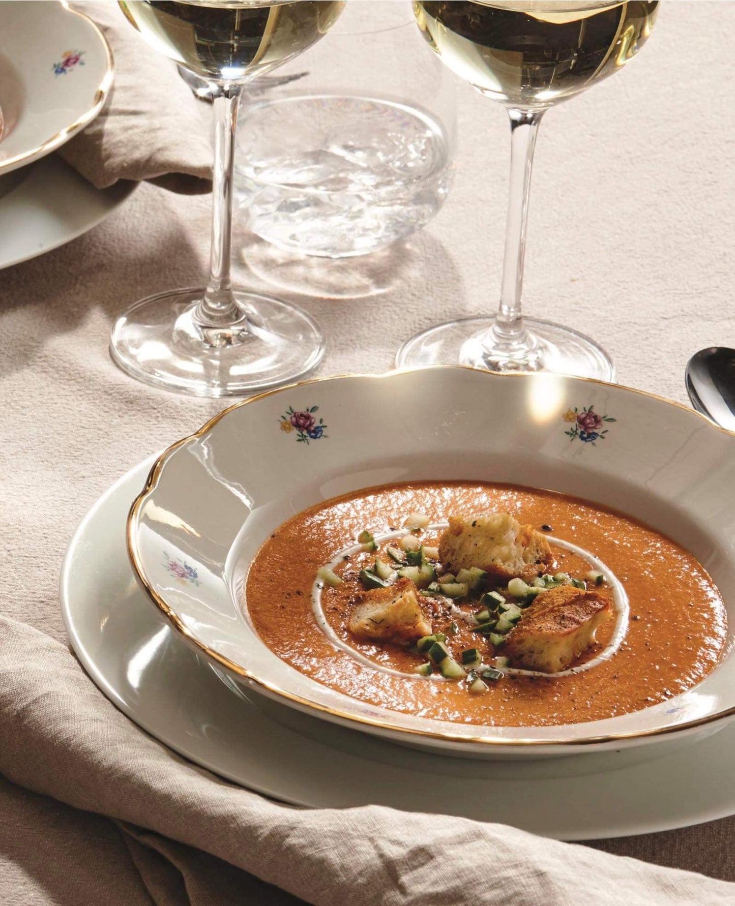 Gaspacho de légumes rôtis, coulis de chèvre doux