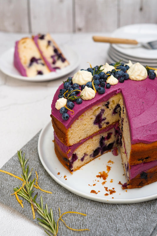 Gâteau aux bleuets, citron et romarin