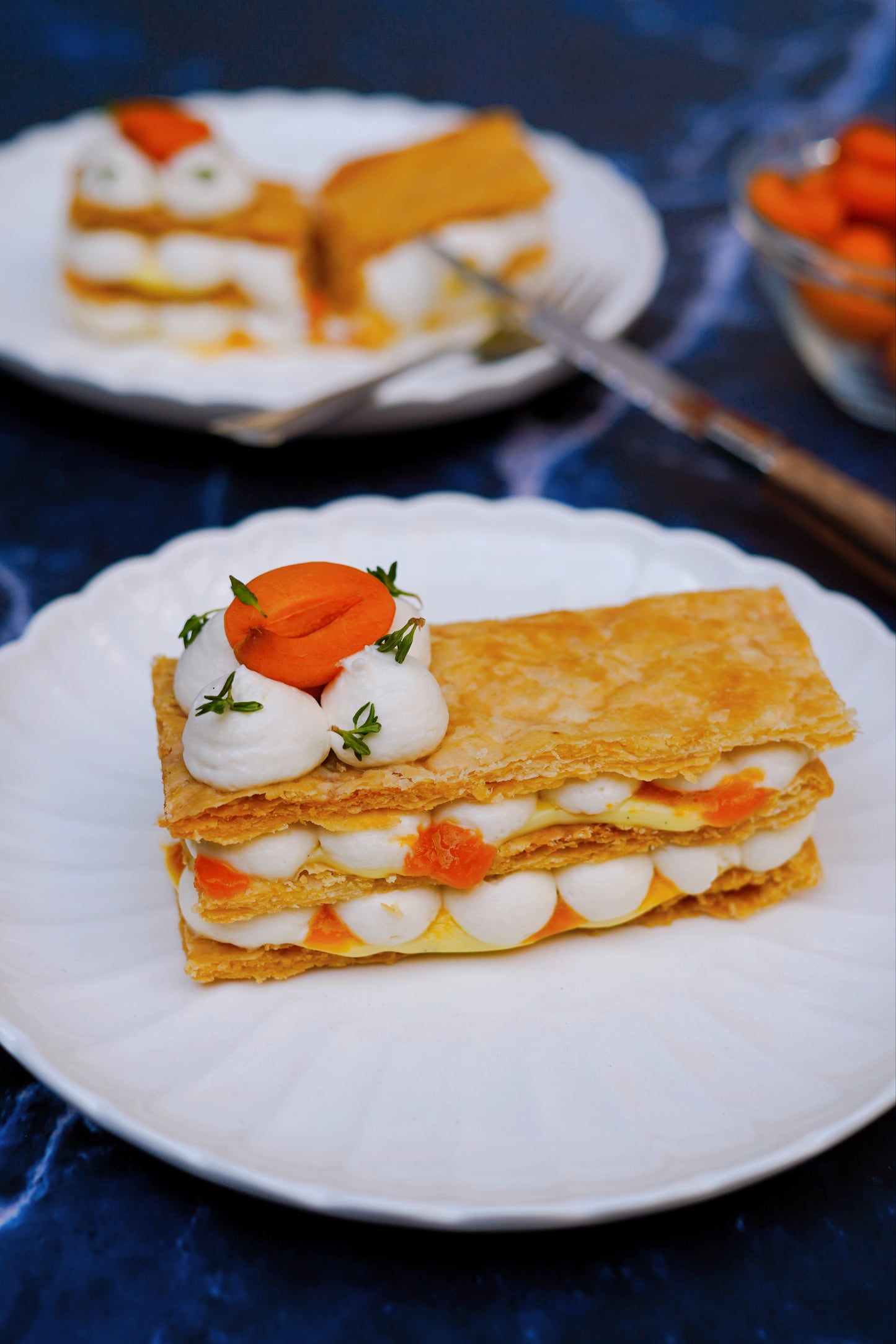 Millefeuille à l’abricot, vanille et thym