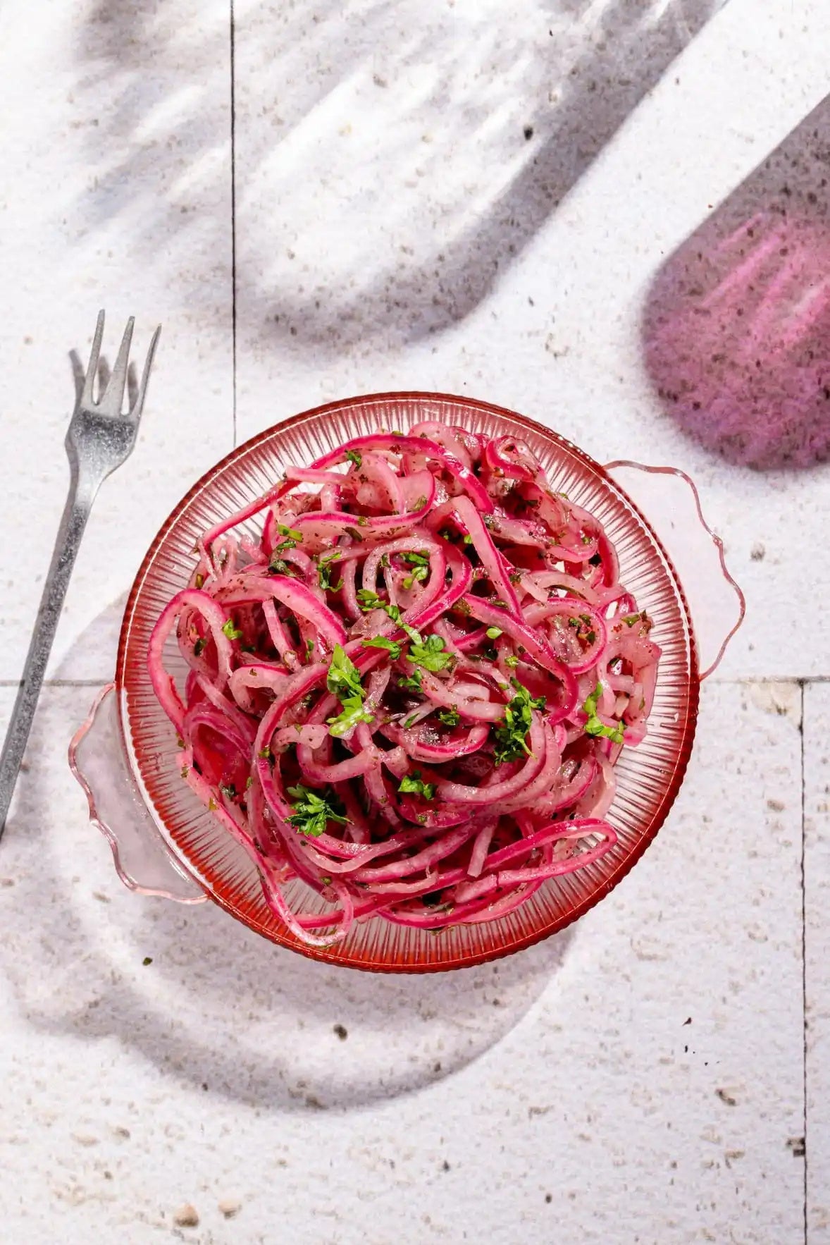 Oignons marinés au sumac