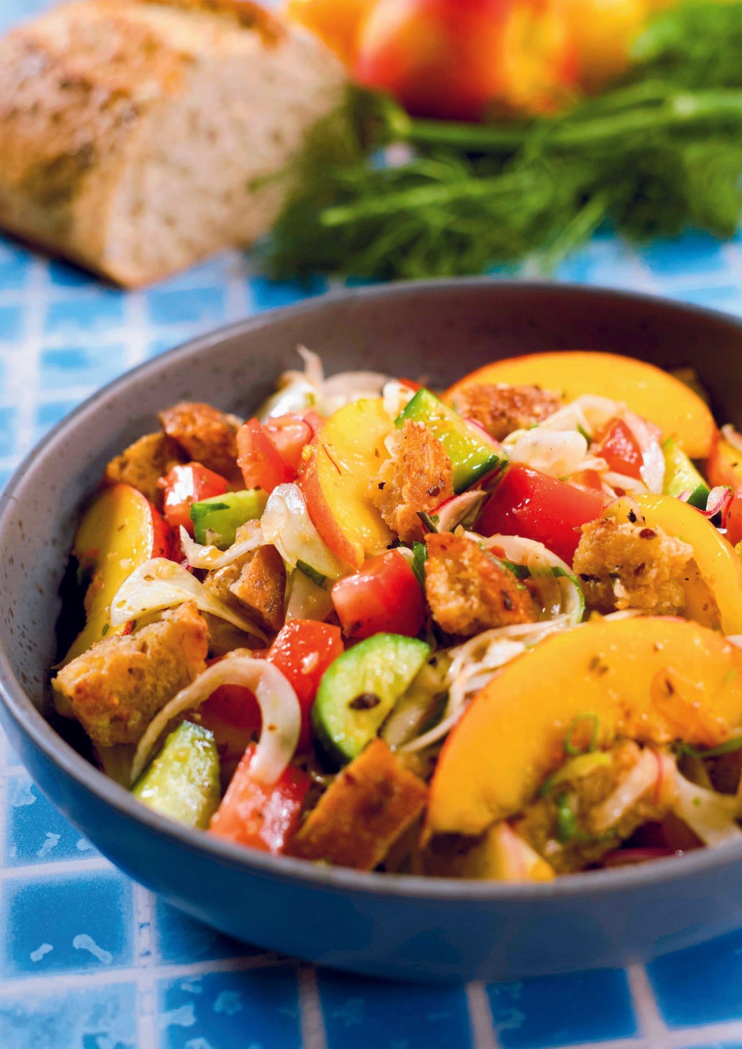 Panzanella aux pêches