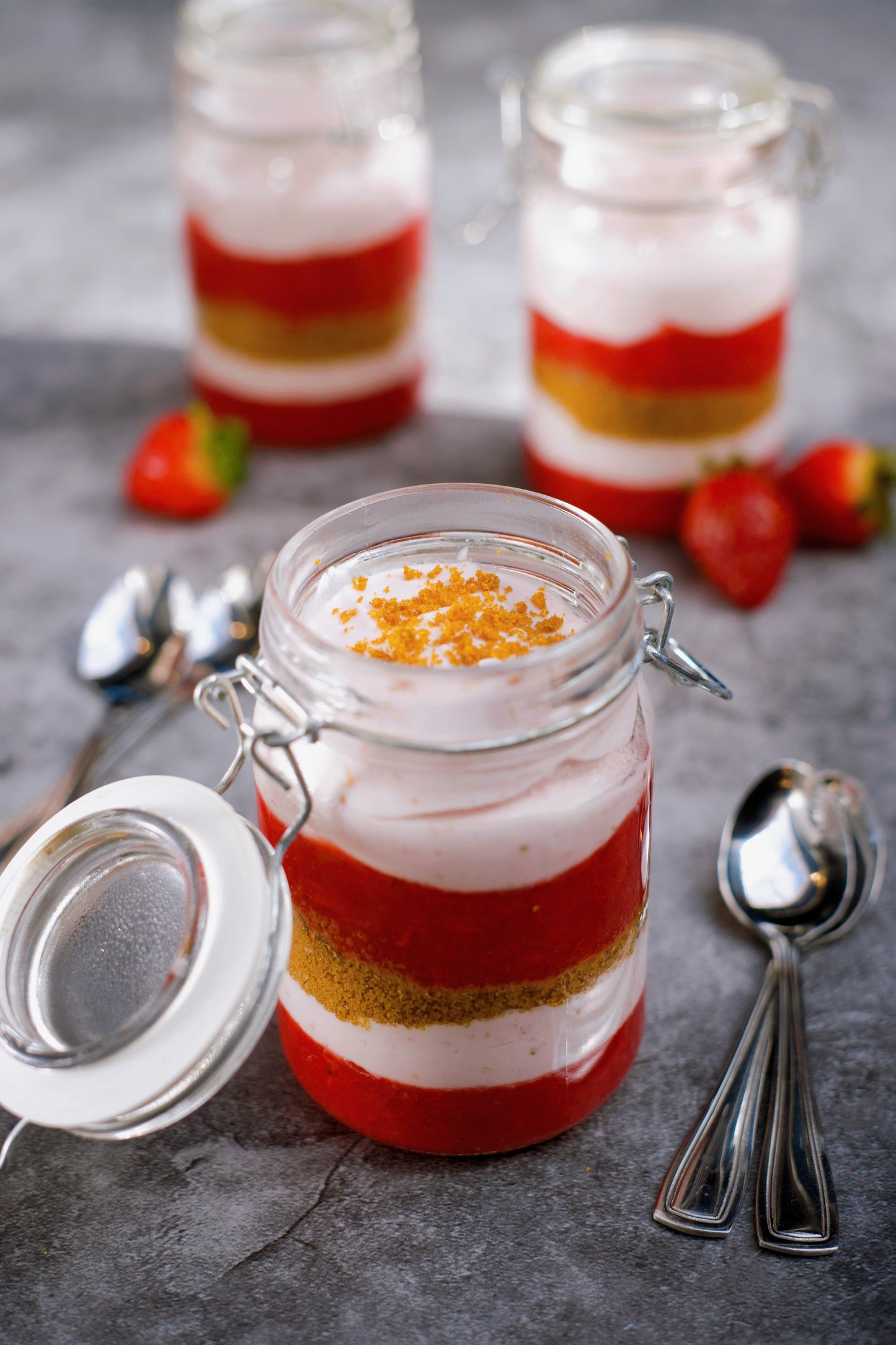 Parfaits fraises-rhubarbe