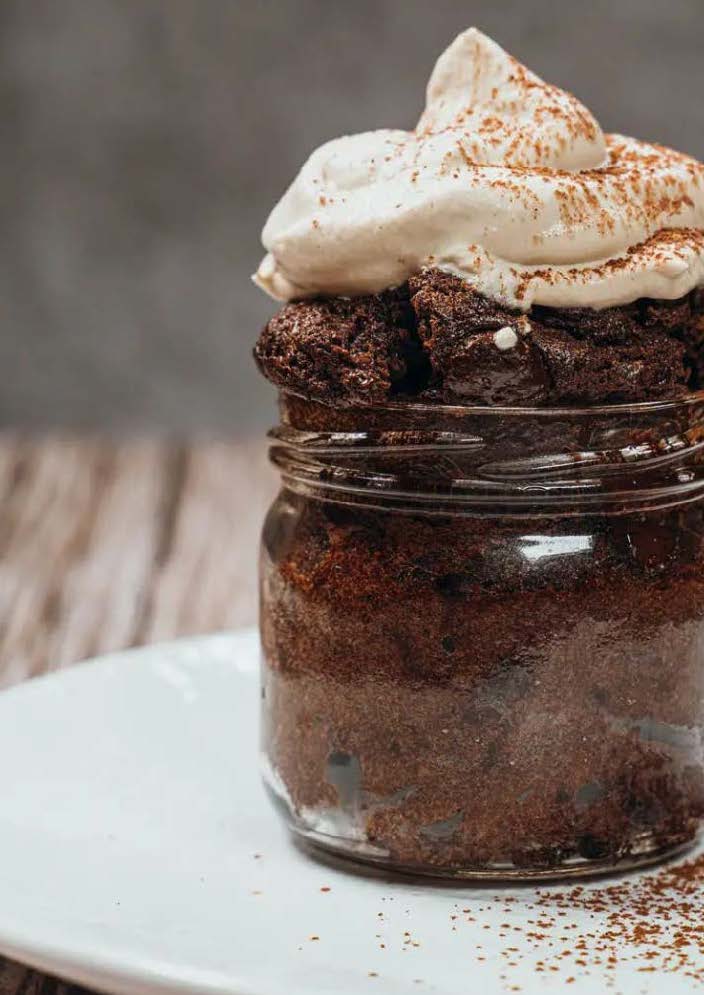 Petits gâteaux volcaniques choco-café avec crème au café