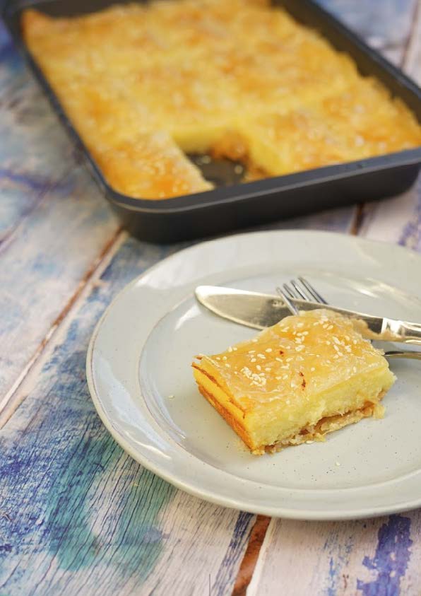Phyllo croustillante à la crème pâtissière au citron (Galaktoboureko)