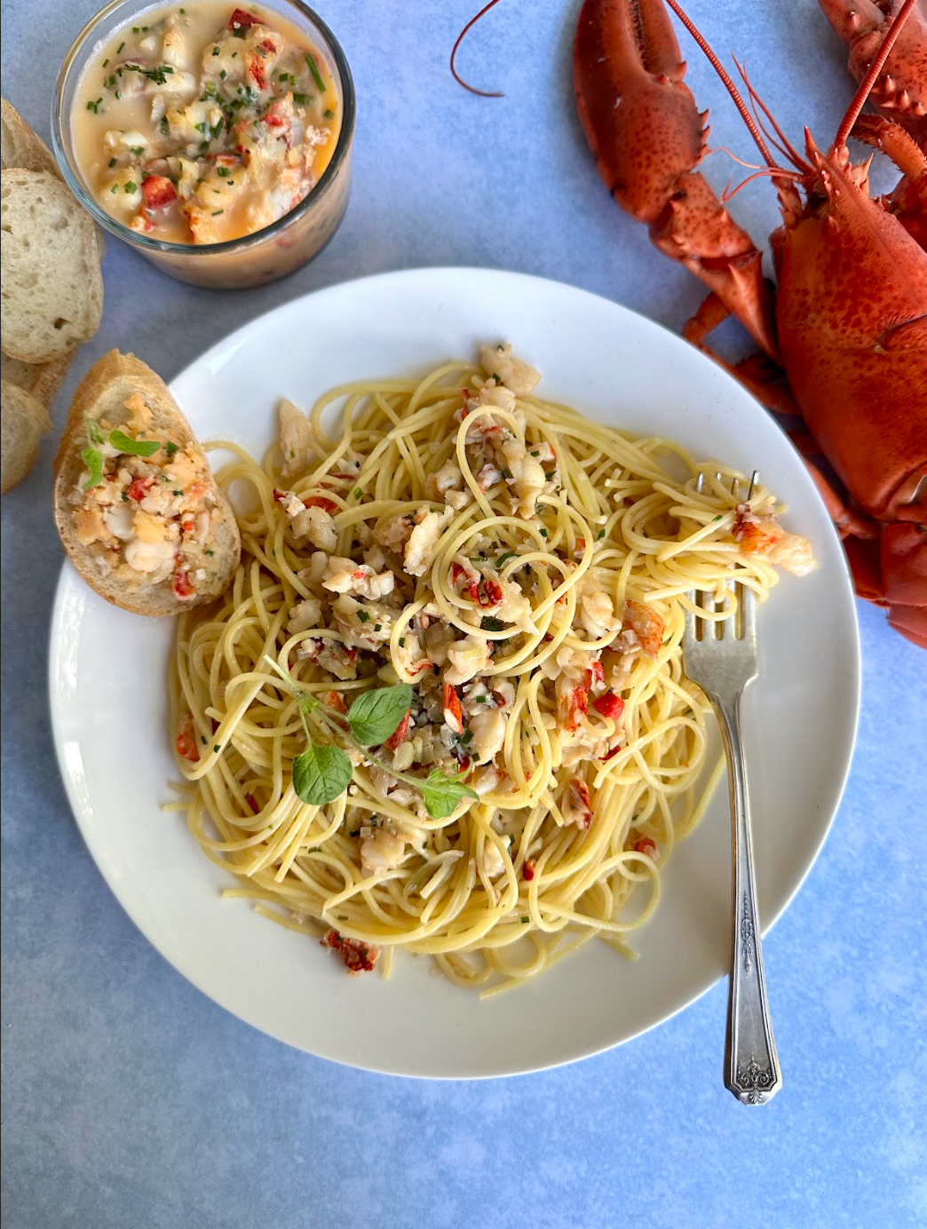 Rillette de homard au cognac et ciboulette, avec croûtons ou spaghetti