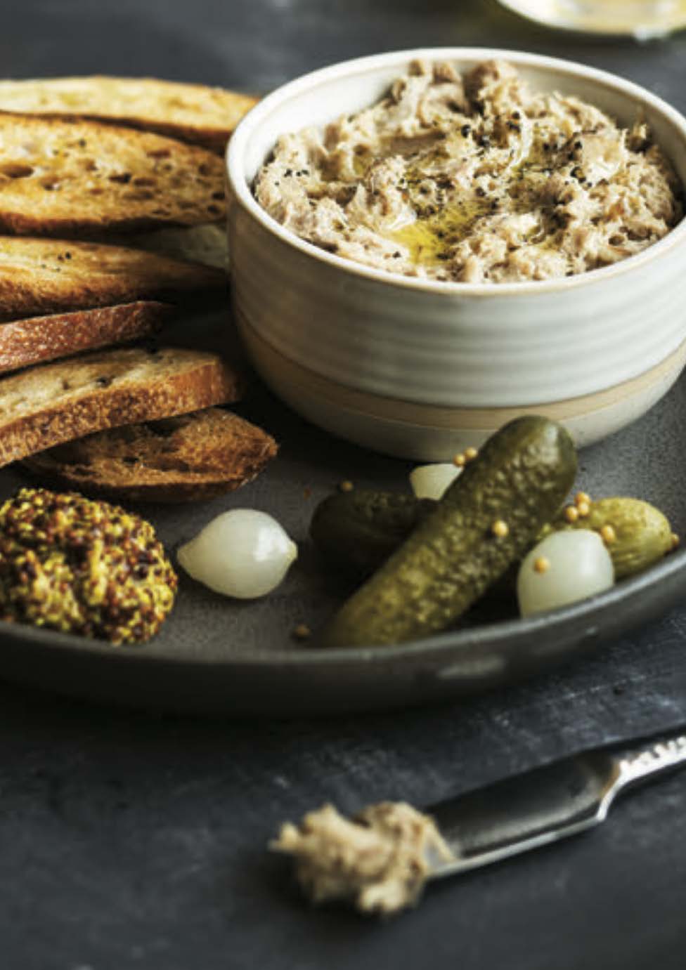 Rillettes de porc au vin blanc et aux aromates