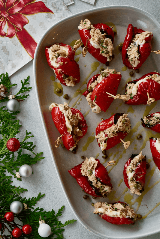 Rouleaux de poivrons farcis au thon, câpres et chèvre crémeux