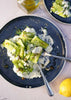 Salade de concombre écrasé à l’aneth, yaourt grec et zeste de citron