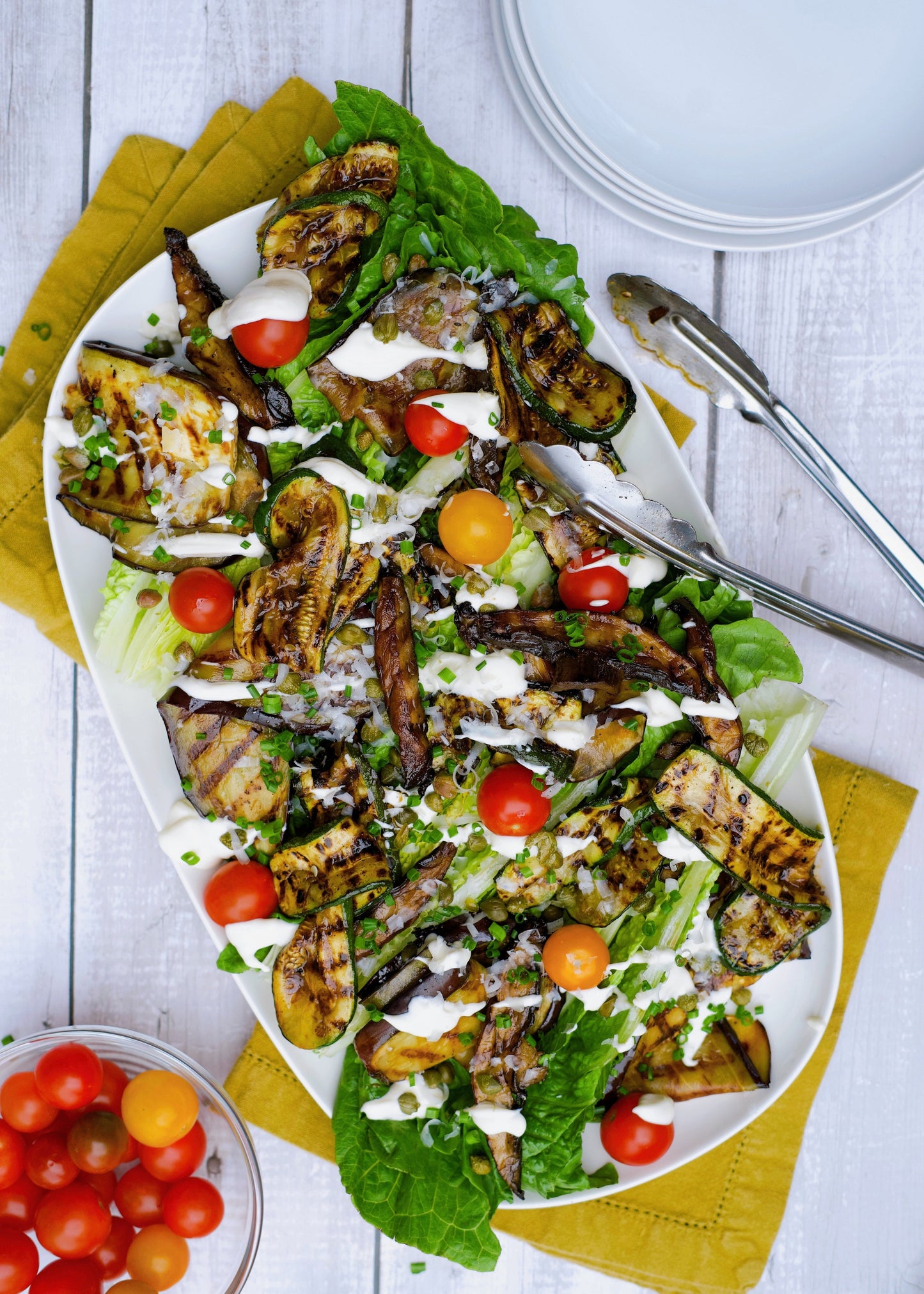 Salade de légumes grillées, vinaigrette crémeuse à la ciboulette