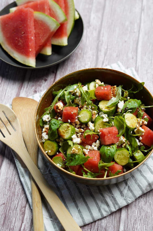 Salade de pastèque aux poivres concassés, réduction de balsamique et féta
