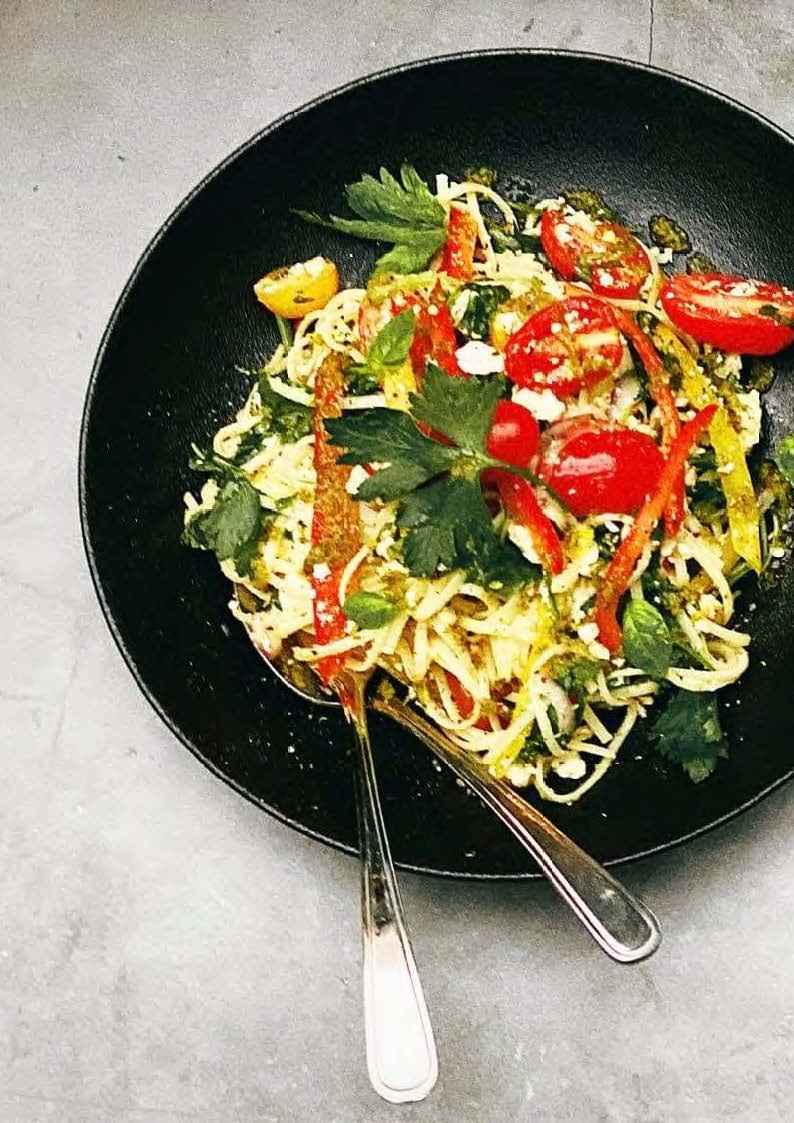 Salade tiède de pâtes à la féta fondante