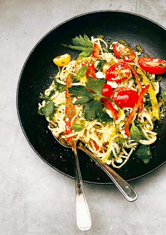 Salade tiède de pâtes à la féta fondante