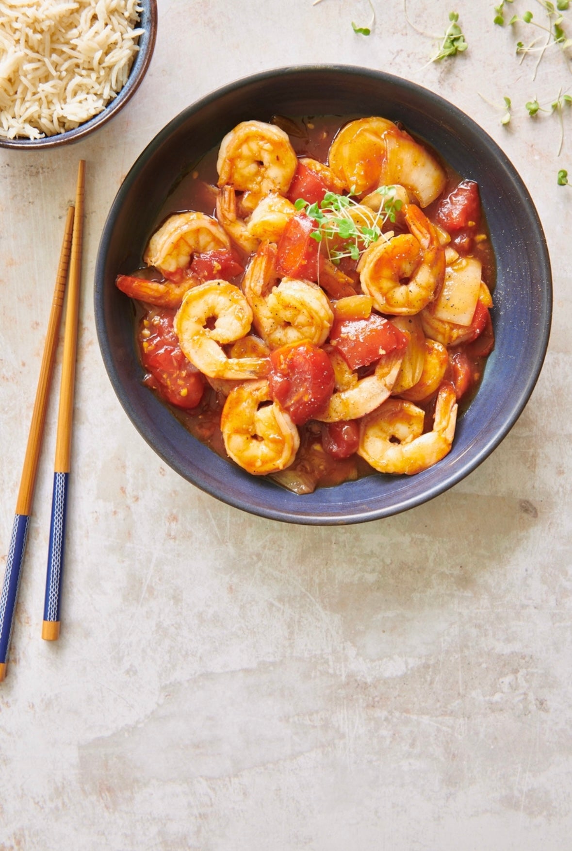Sauté de crevettes aux tomates et gingembre à l’asiatique
