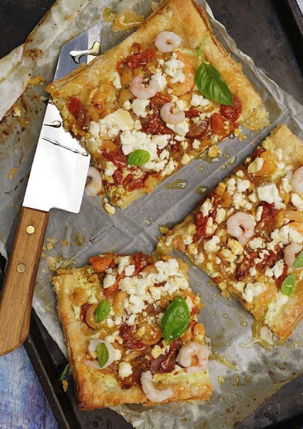 Tarte fine aux crevettes nordiques, tomates confites et fromage de brebis